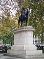 Ferdinand Foch statue (Victoria, London).jpg