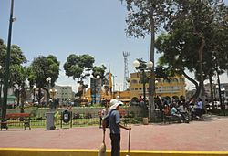 Huaral Plaza Principal 2012.jpg