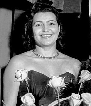Nilla Pizzi primo piano Festival di Sanremo 1952.jpg