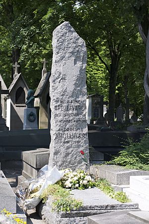 Père-Lachaise - Division 86 - tombe Apollinaire 01