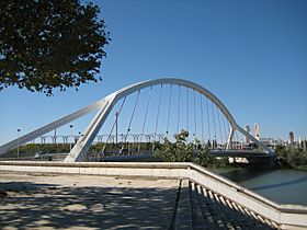 Puente de la barqueta.jpg
