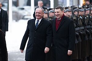 Saeimas priekšsēdētāja piedalās Slovākijas prezidenta sagaidīšanas ceremonijā - 45452335705