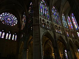 Wideview of windows Of León Cathedral