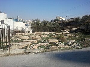 חלקת הקראים בבית העלמין העתיק בחברון