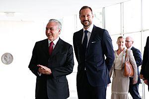 16-11-2015 Presidente em exercício, Michel Temer, recebe no Itamaraty o príncipe herdeiro da Noruega, Haakon Magnus (23069823405)