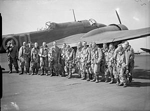 83 Squadron aircrew and Hampden at RAF Scampton WWII IWM CH 266