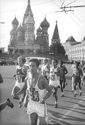 Bundesarchiv Bild 183-W0801-0120, Moskau, XXII. Olympiade, Marathon, Cierpinski, Chun Son Kon,
