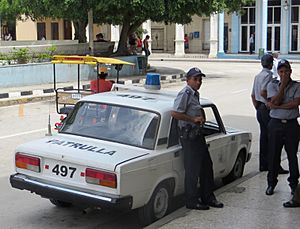 Cuba police car 01
