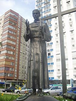 Estatua de Padre Anchieta em Santos