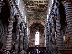 Interno duomo Orvieto