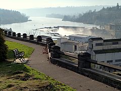 McLoughlin Promenade and falls - Oregon City Oregon