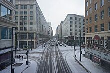 Milwaukee November 2022 17 (W. Wisconsin Avenue from Milwaukee Skywalk)