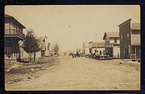 PostcardRudolphWIStreetSceneLookingEast1910