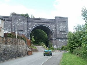Pwllypant, Caerphilly , surviving arch from the demolished Llanbradach viaduct - geograph.org.uk - 2416613