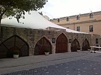 Small caravanserai in Baku.jpg