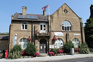 Stocksbridge Town Hall - geograph.org.uk - 4627496