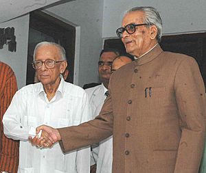The Vice President, Shri Bhairon Singh Shekhawat meeting with the former Chief Minister of West Bengal, Shri Jyoti Basu, during his visit at Kolkata on May 31, 2007