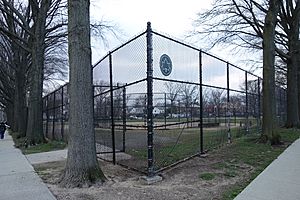 Union Tpke 141st St 17 - Vleigh Place Playground