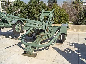 War Museum Athens - Hotchkiss 25mm AA gun - 6767