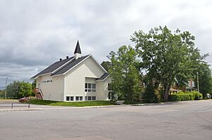 Église Saint-Andrew-et-Saint-John de Jonquière 02