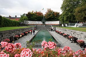 2009-09-27 Dublin Garden of Remembrance 054