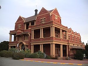 Adelaide Botanic Gardens - Goodman Building