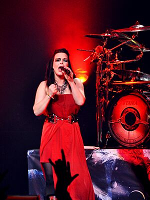 Anette Olzon avec Nightwish à Nantes en 2012
