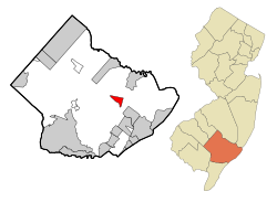 Left: Map highlighting Pomona within Atlantic County: Right: location of Atlantic County in New Jersey.