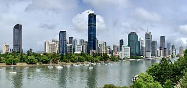 City Botanic Gardens, Brisbane and Brisbane Skytower under construction in December 2018, 02