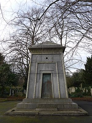 Hannah Courtoy mausoleum, Brompton Cemetery 01