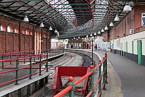 Holyhead Railway Station, Holy Island (507270) (32932192272)