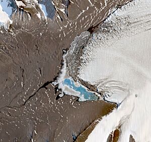 Lake Brownworth 2022-01-27 Sentinel-2 L2A Highlight Optimized Natural Color