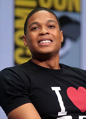 Ray Fisher by Gage Skidmore 2.jpg