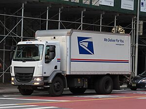 USPS Peterbilt 220 (51398993956)