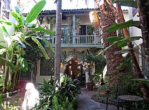 Villa Cintra 430 S. Cloverdale, Los Angeles 1