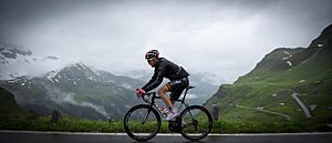 Wellens Struggles on Klausenpass (27712355075)