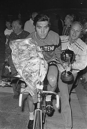 Wielerwedstrijden in Olympisch Stadion, ereronde van Eddy Merckx, Bestanddeelnr 926-5867