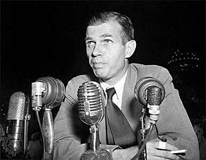 Alger Hiss (1950).jpg