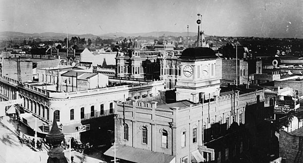 Clocktower (Temple) Courthouse, Market and Theater (r), Temple Block (l)