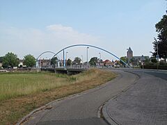 Dalfsen, stadszicht met brug op voorgrond foto2 2010-07-03 10.32