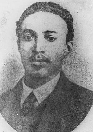 General Gregorio Luperón de civil 2