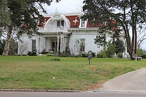 Hallettsville-tx2016-87(the-lay-bozka-house)