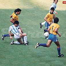 Maradona passing caniggia