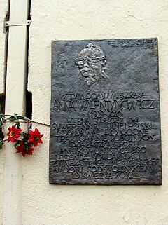 Plaque to Anna Walentynowicz on house, wherein she lived to death