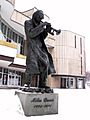 Pomnik Milesa Davisa Kielce 01 ssj 20060304