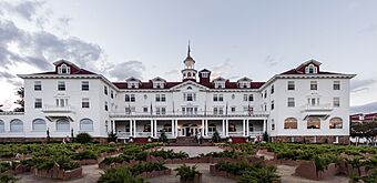 The Stanley Hotel in Estes Park, a town on the eastern edge of Rocky Mountain National Park in north-central Colorado LCCN2015633407.jpg