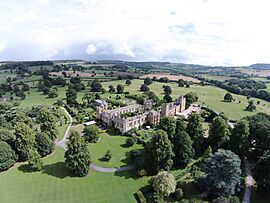 Aerial photo of Sudeley Castle.jpg