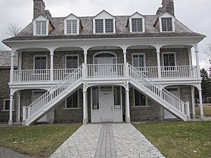 Auberge Symmes, Entrée principale, Aylmer, Gatineau, QC