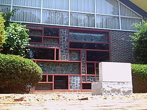 Beth Israel Meridian, Mississippi Front Windows