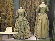 Chintz dresses, Victoria & Albert Museum, London - DSCF0380